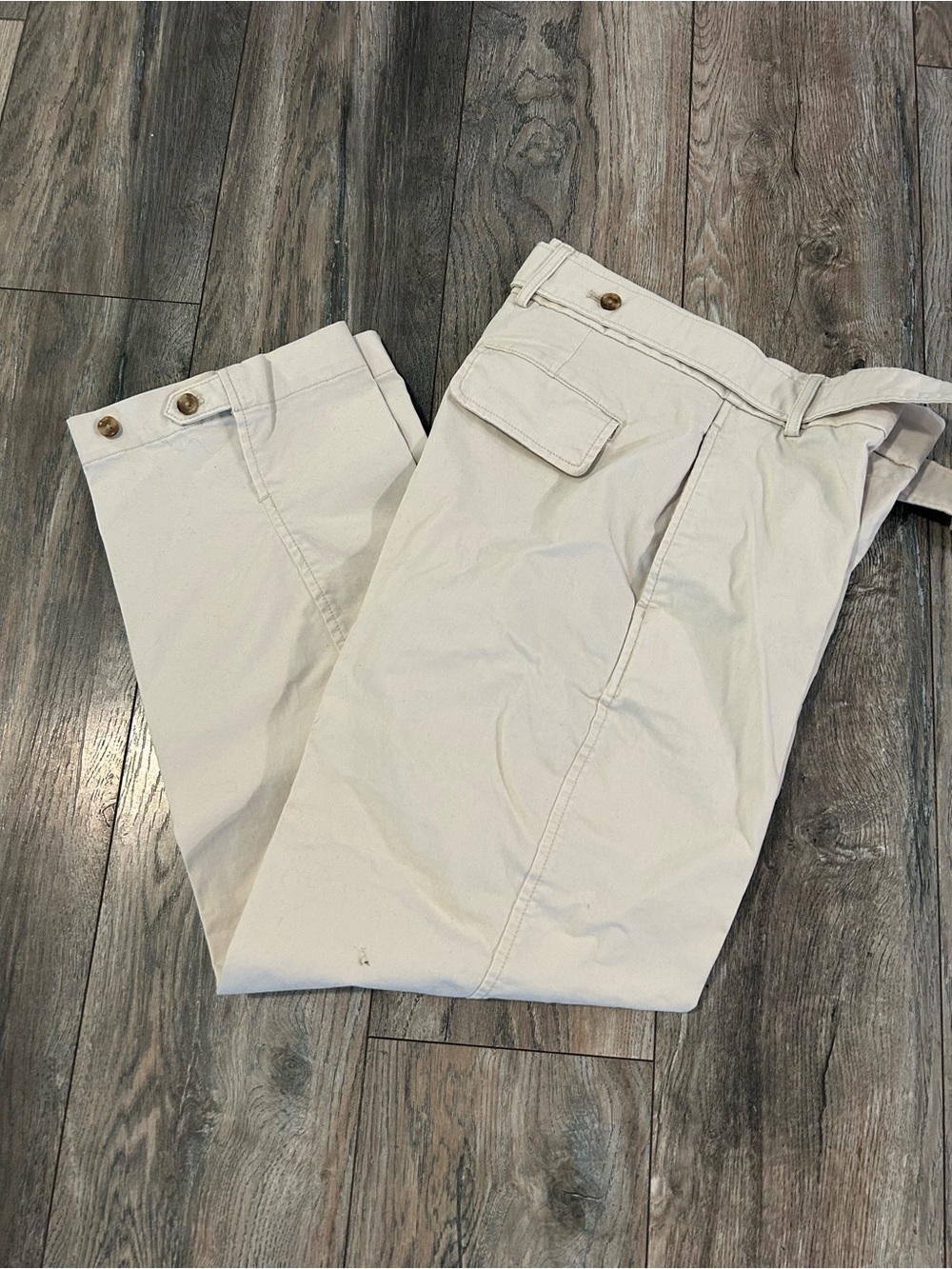 Banana Republic Authentic Chinos Women’s Size 4 Cream Button Cuffs